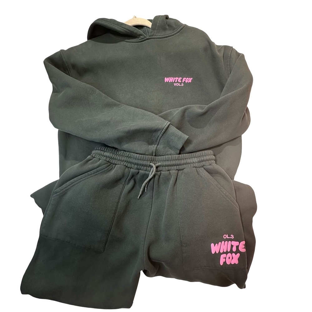 White Fox Boutique Vol. 3 Forest Green Hoodie and Joggers Set Pink Logo S/M - Picture 4 of 16